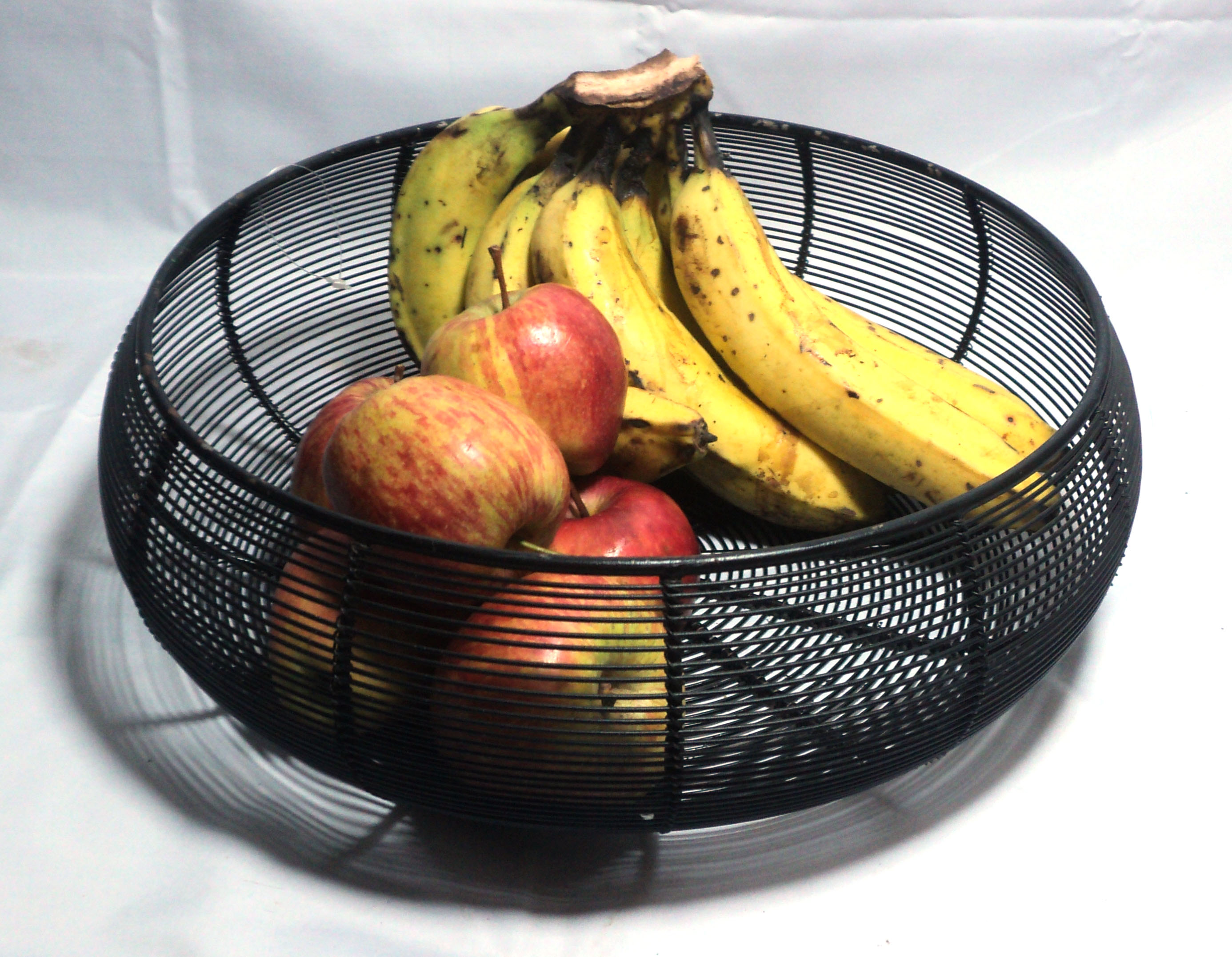 Metal wire Fruit basket black